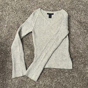 Abercrombie & Fitch wool blend v neck sweater